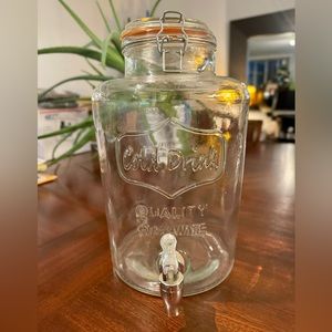 2 Gallon Beverage Dispenser